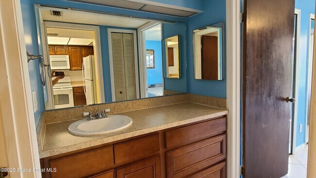 Building Photo - 3100 Sir Hamilton Cir