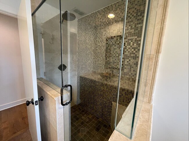 Building Photo - Davis Islands Spanish Med 3 Bed 2.5 Bath 1 car garage with Spool