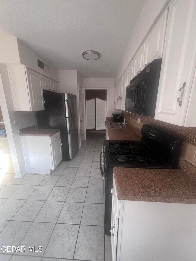 Building Photo - 5017 McCormick Ln