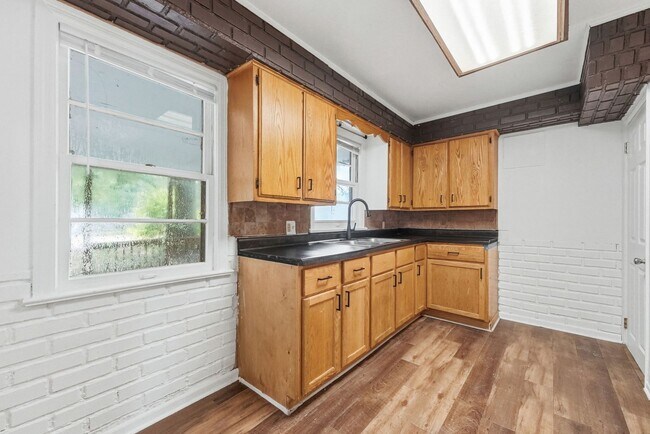 Building Photo - 4029 Weisser Park Ave