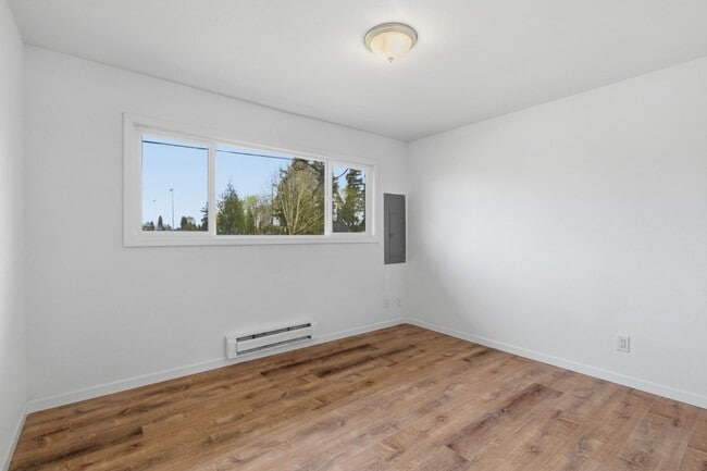 Building Photo - 3416 S Thompson Ave