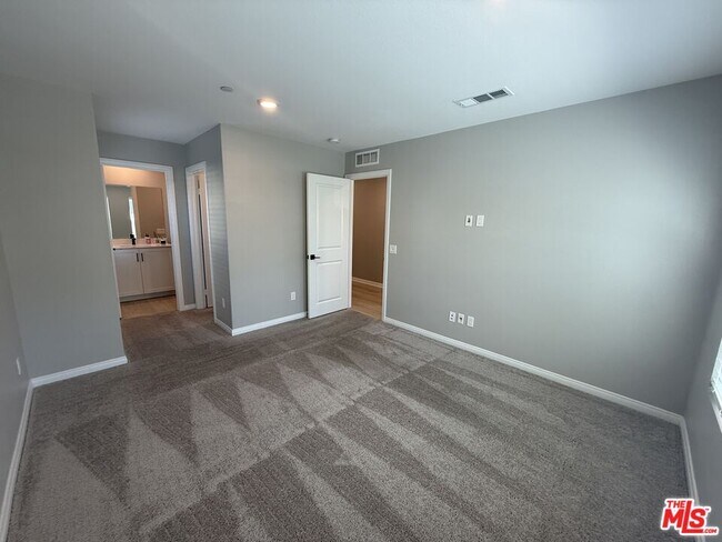 Building Photo - 782 Daniel Freeman Cir