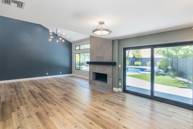 Building Photo - Hidden Jewel in Westlake Village