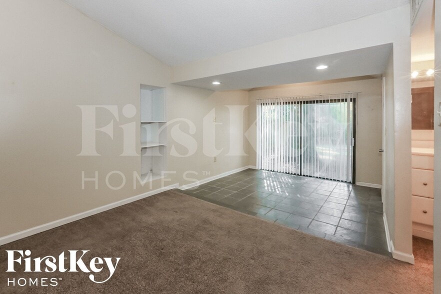 Building Photo - 5233 Edenshire Ave