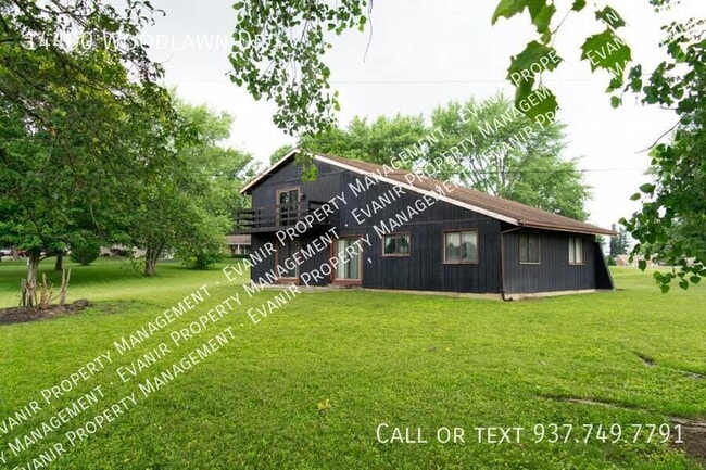 Building Photo - 14400 Woodlawn Dr