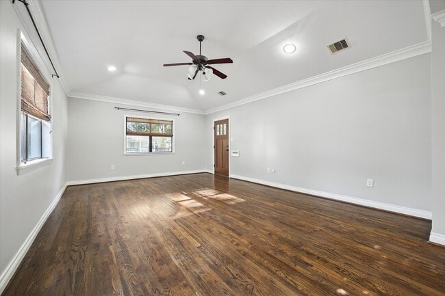 Building Photo - 932 Pizer St