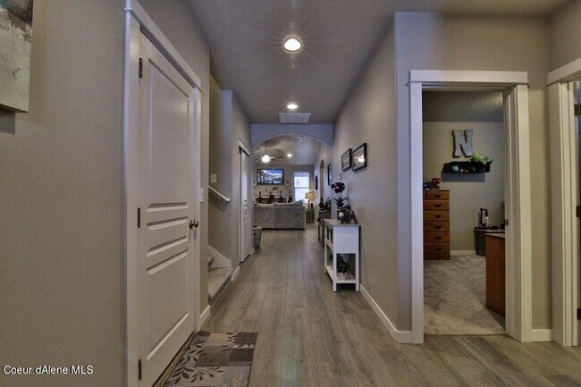 Building Photo - 13373 N Loveland Way