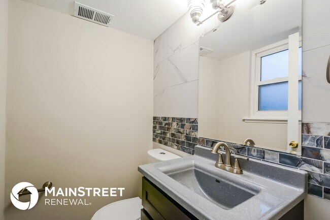Building Photo - 710 Lexington Park