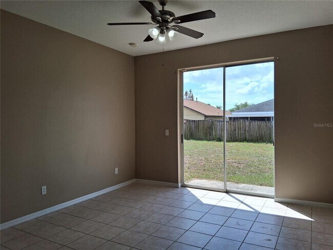 Building Photo - 325 Piano Ln