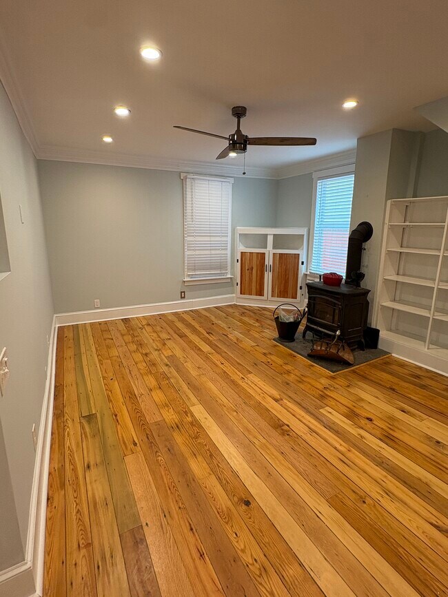 Building Photo - 4036 1st St