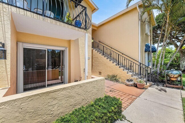 Building Photo - 170 Waterside Dr