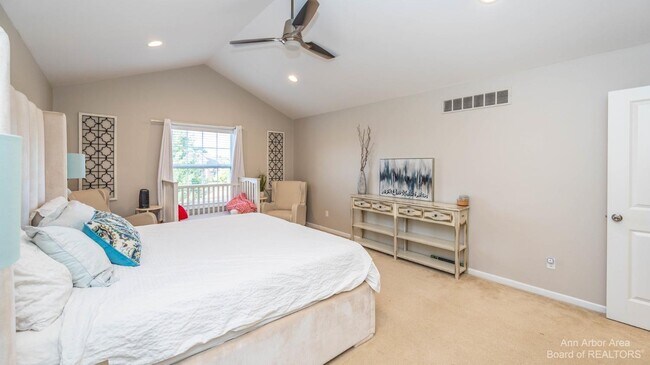 Building Photo - 815 Atherstone Dr