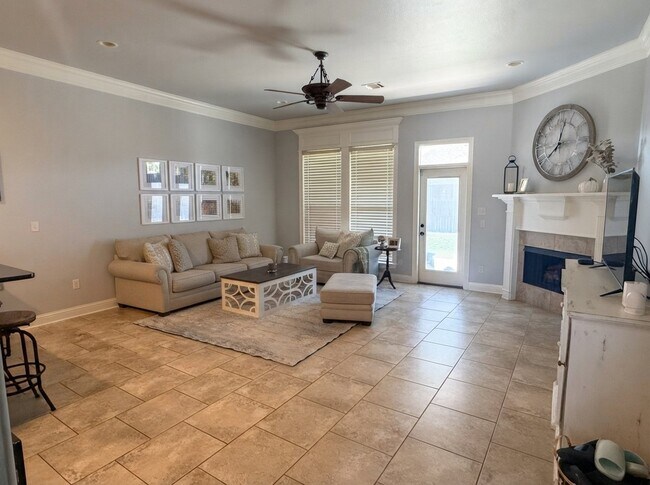 Building Photo - 769 Dumaine Dr