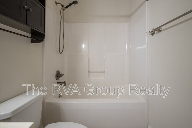 Building Photo - 79 River Run Ln