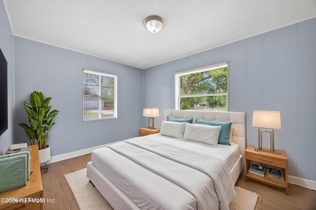 Building Photo - 2960 W 10th St