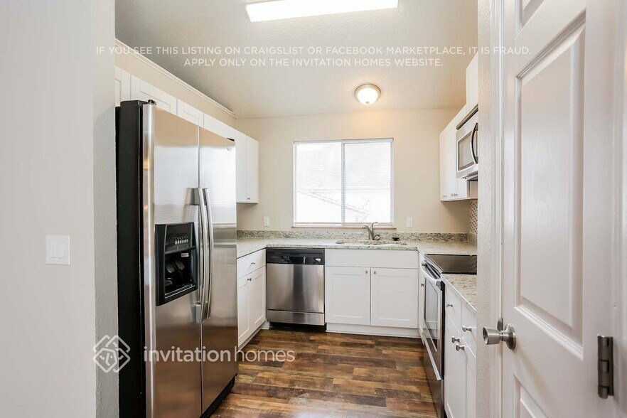 Building Photo - 4938 S Sedalia Way