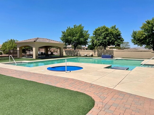 Building Photo - Beautiful 3 Bedroom Home in Gated Community!