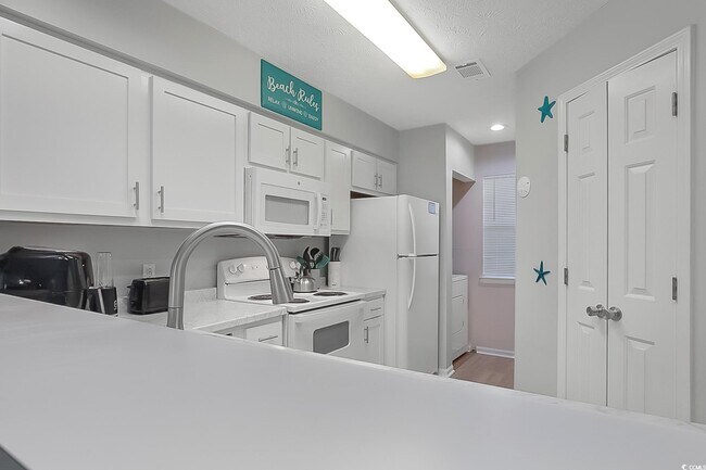 Building Photo - 510 White River Dr