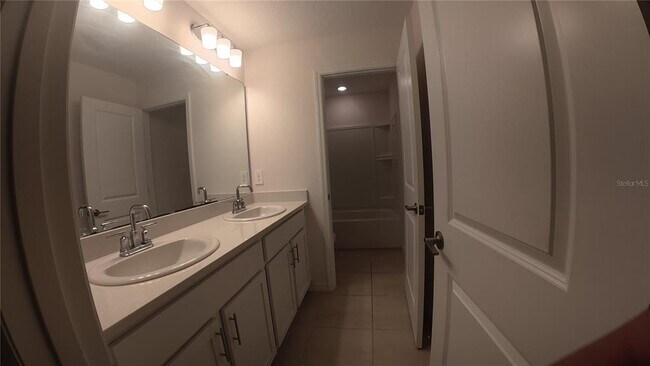 Building Photo - 282 Amber Way