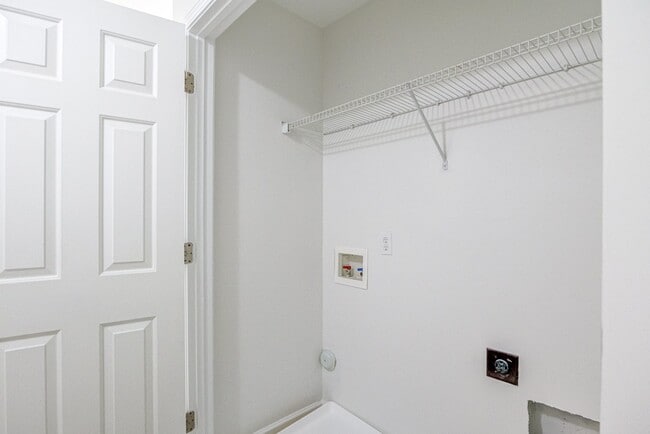 Building Photo - 8321 Glenwood Springs Ct