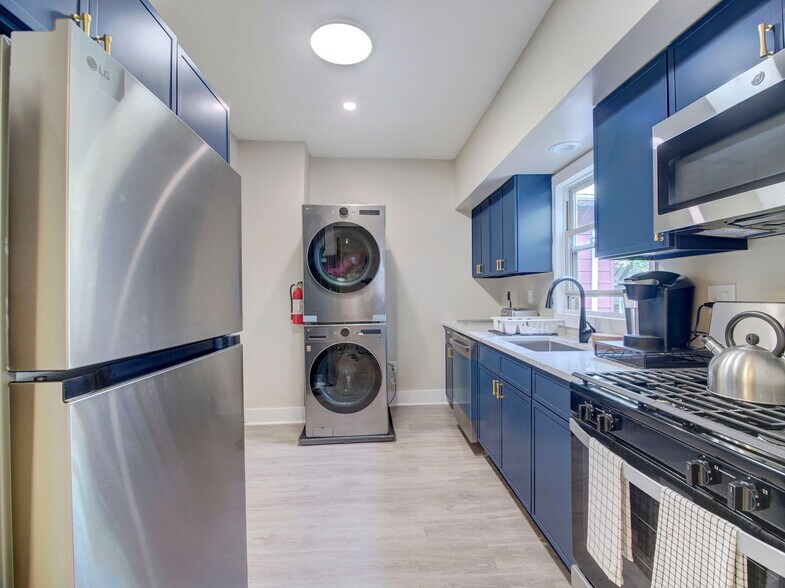 Building Photo - 24 Britton St