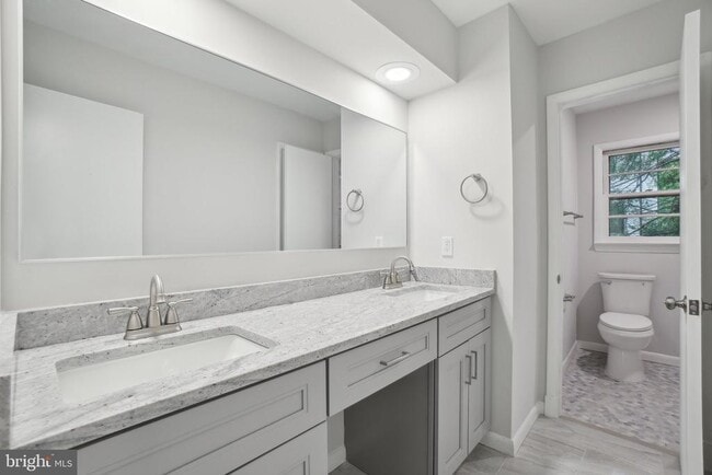 Building Photo - 1440 Woodacre Dr