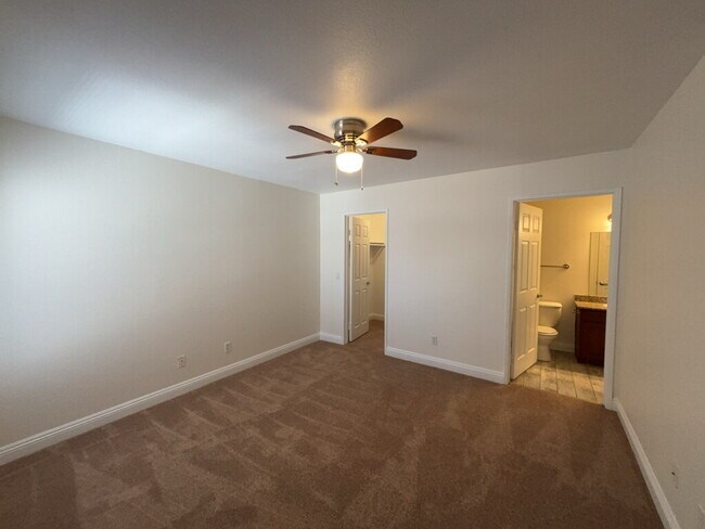 Building Photo - Comfortable and well-equipped 2-bedroom, 2-bathroom condo