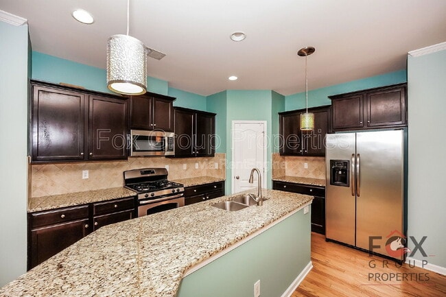 Building Photo - 18442 W Catawba Ave