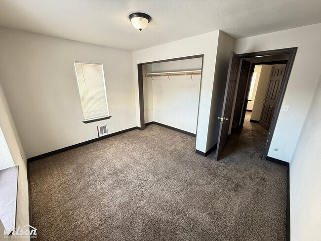 Building Photo - Quiet 2-Bedroom Home Along Hwy 12 – Large Yard