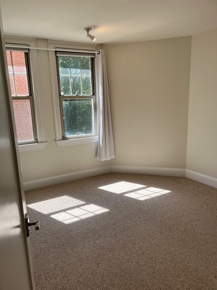 Primary Bedroom - 3220 17th St NW