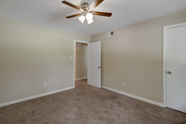 Building Photo - 1843 Fernspring Cove