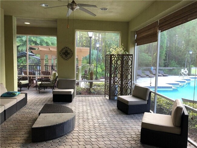 Building Photo - Gorgeous 2/2 Wood Floors Condo For Rent @ ...