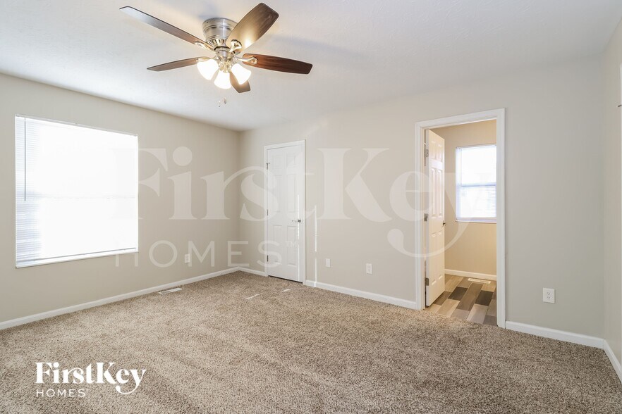 Building Photo - 53 Wooded Ridge Dr