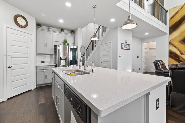 Building Photo - 18619 Greenwood Mdw Trl