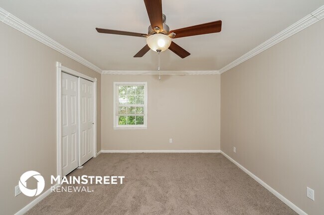 Building Photo - 5240 Jean Dr