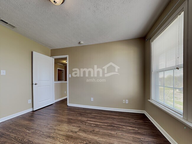 Building Photo - 1621 Wagner Dr