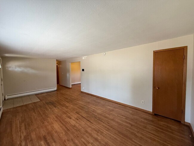 Building Photo - Charming 4-Bedroom Ranch Near Downtown Littleton!!