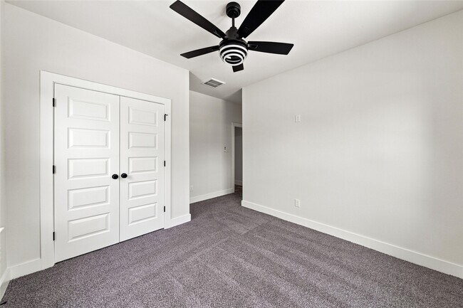 Building Photo - 5610 Kittridge St