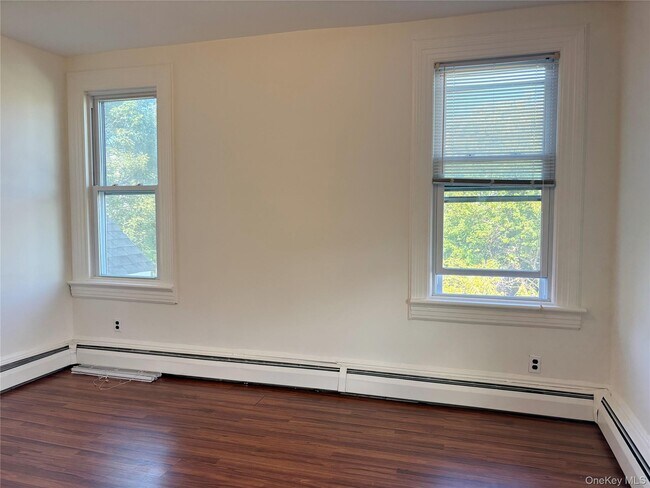 Building Photo - 4 Bancker Pl