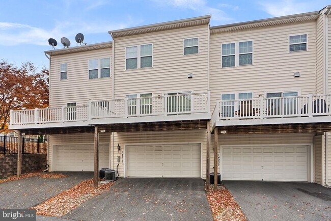 Building Photo - 14903 Rockcastle St