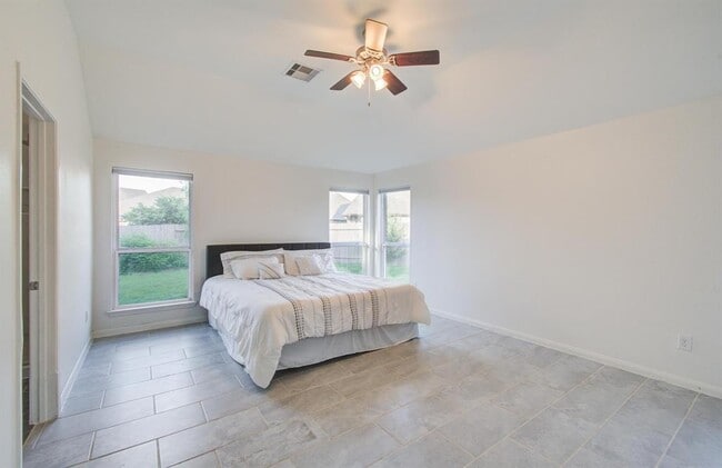 Building Photo - 4639 Regal Shadow Ln