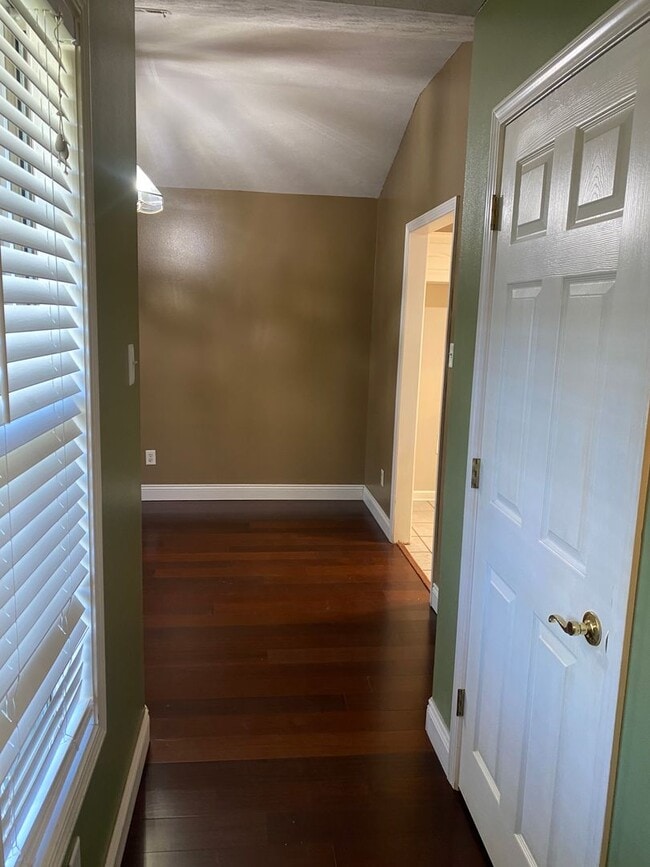 Building Photo - Contact Peggy Goodman 501 676 1758