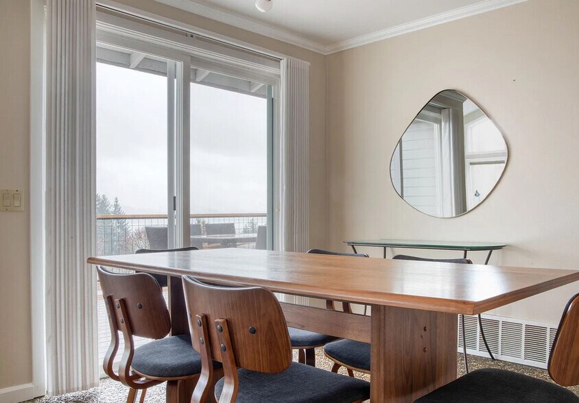 Building Photo - 16901 SE 25th St