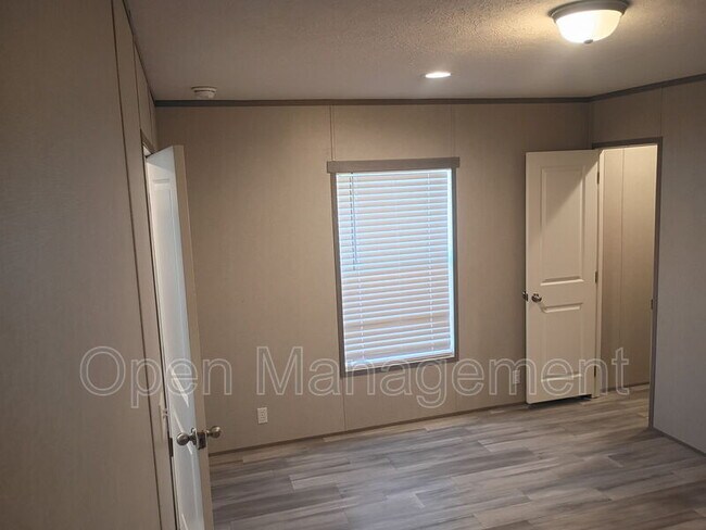 Building Photo - 7534 US-60