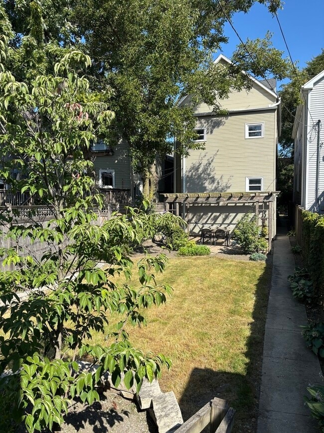 Building Photo - 2032 N Whipple St