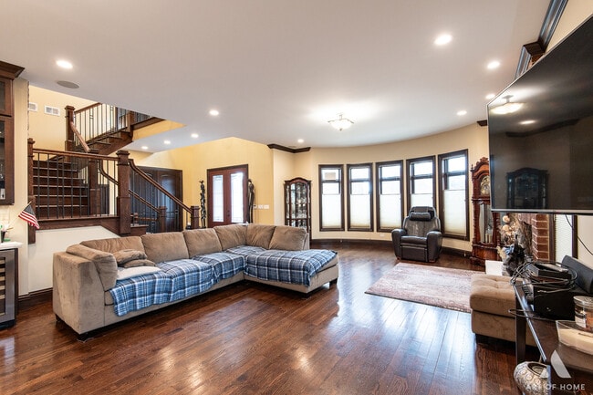 Building Photo - 10001 Montrose Ave