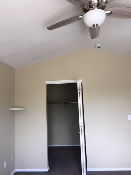Ceiling Fan in Master Bdrm w/Walk-in closet - 6470 Silver Mesa Dr