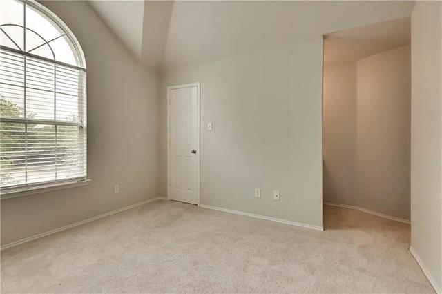 Building Photo - 9304 Regal Oaks Dr
