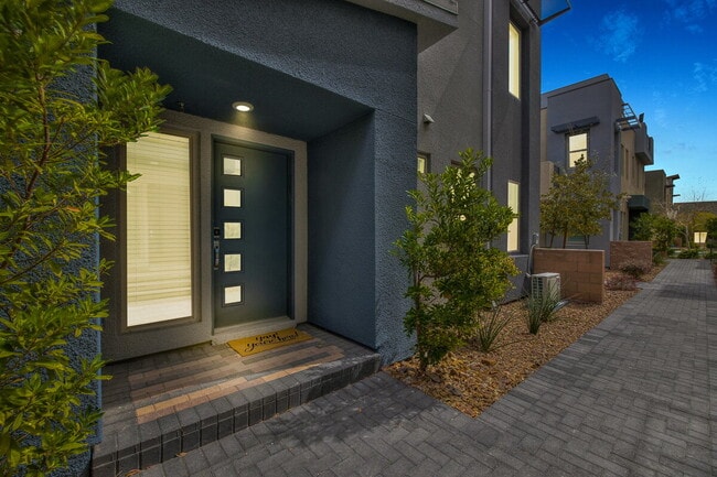 Building Photo - FULLY FURNISHED AFFINITY CONDO | 2-CAR GARAGE | DOWNTOWN SUMMERLIN