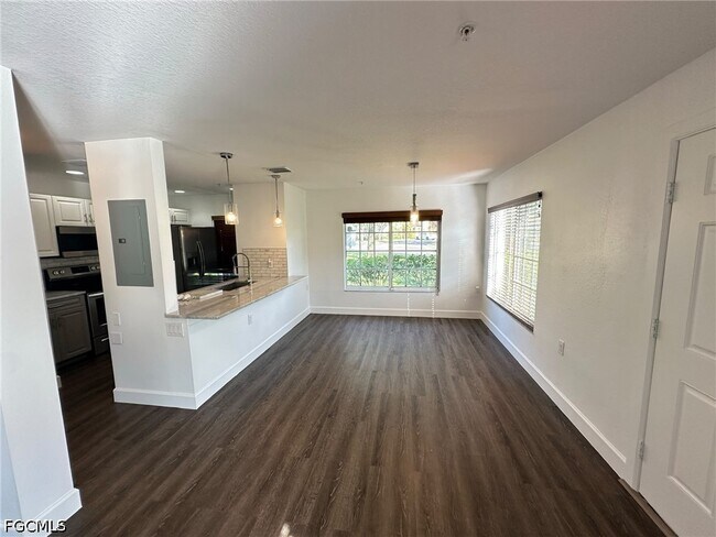 Building Photo - 9419 Ivy Brook Run